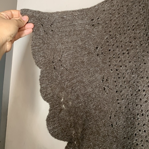 Free People Brown Crochet Scallop Cape Wrap Wool Blend Sweater Size Small - Picture 5 of 8